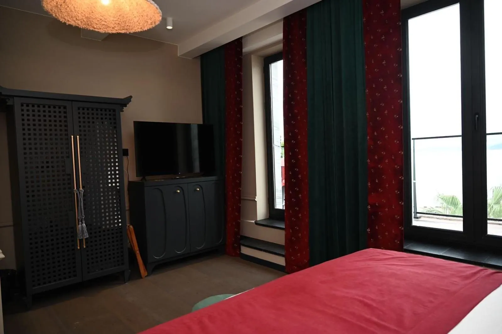 Hotel Retro Батуми 4*,