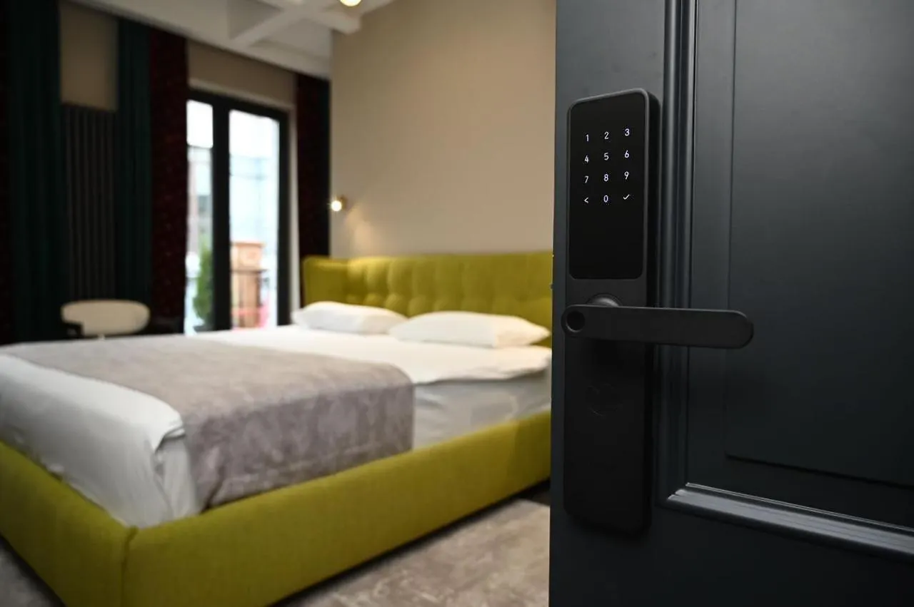 Hotel Retro Батуми 4*,